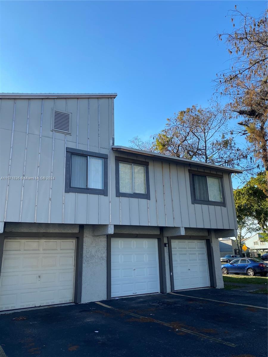 5626 NW 21st St #31-A, Lauderhill, Florida image 9