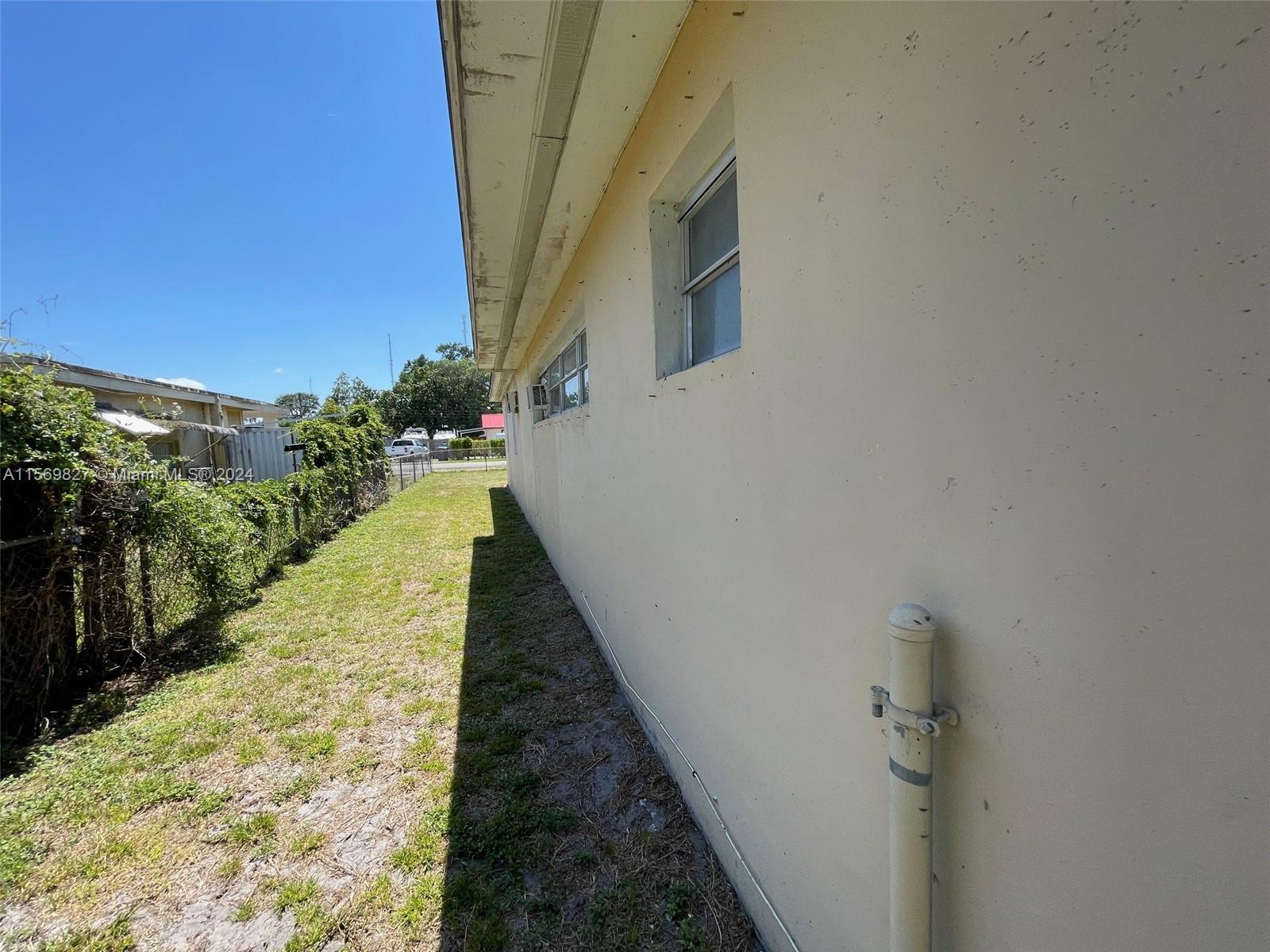 117 Miami Gardens Rd, West Park, Florida image 12