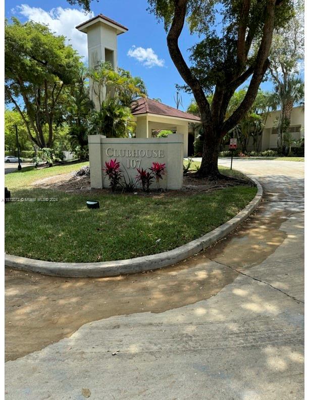 Residential, Oakland Park, Florida image 29