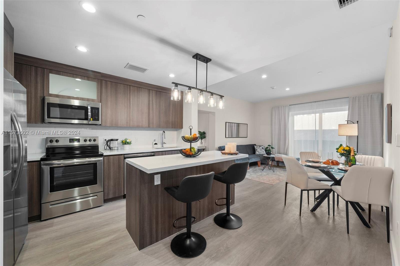 1938 Jackson St #306, Hollywood, Florida image 2