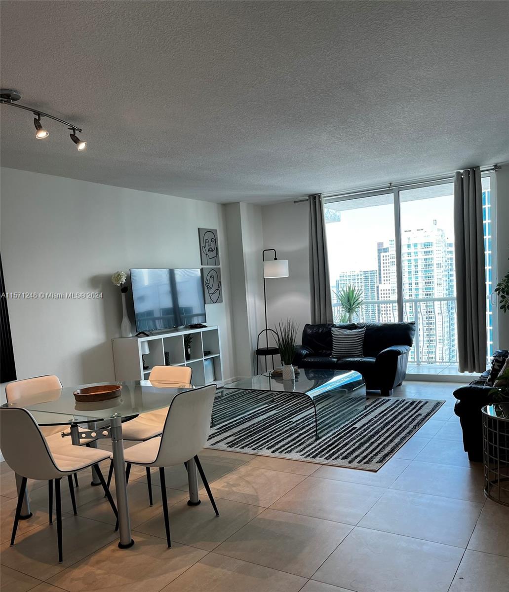 1200 Brickell Bay Dr #4322, Miami, Florida image 4