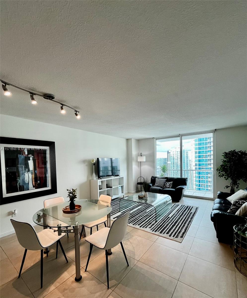 1200 Brickell Bay Dr #4322, Miami, Florida image 5