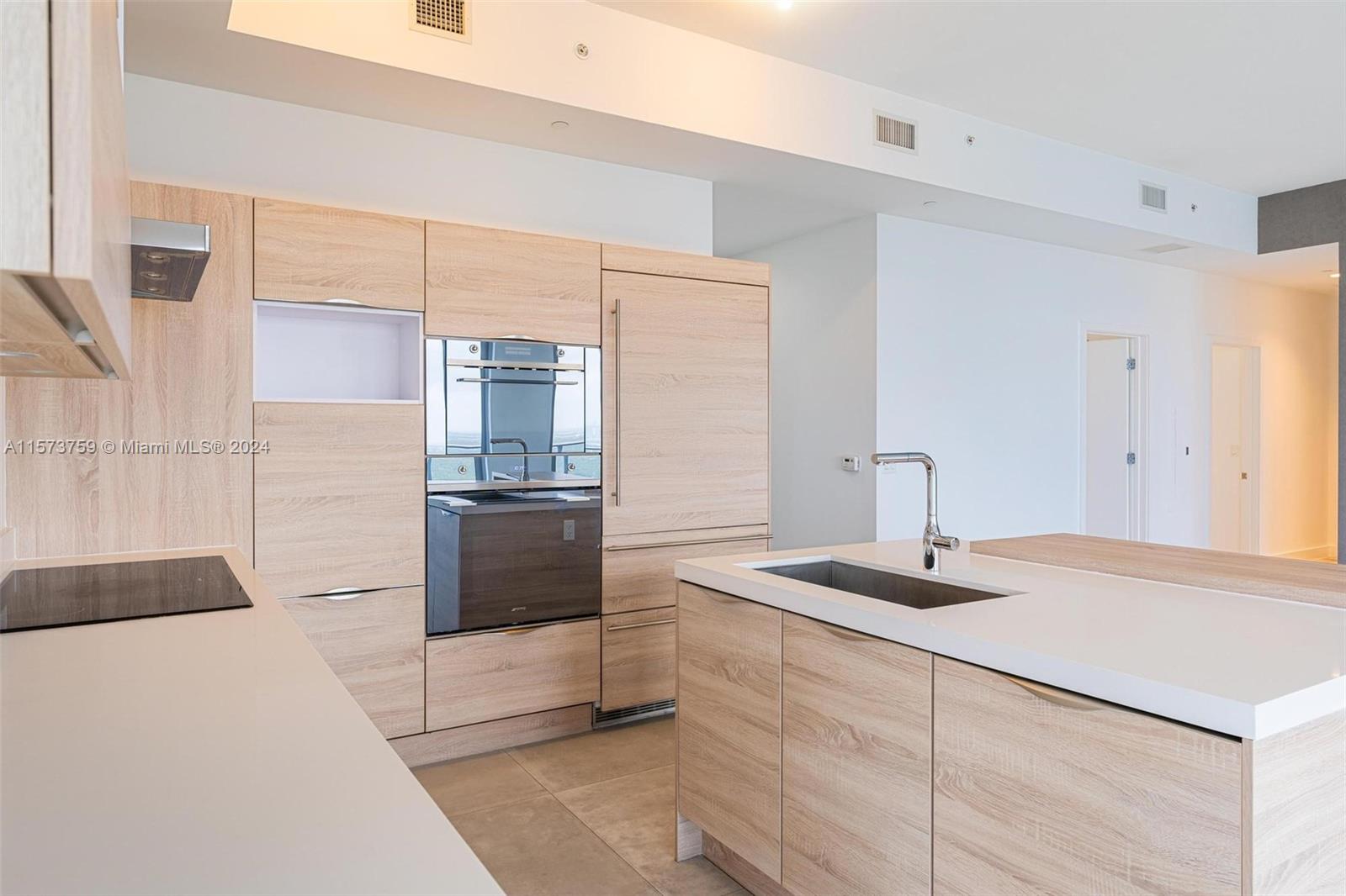 16385 Biscayne Blvd #PH4, North Miami Beach, Florida image 14