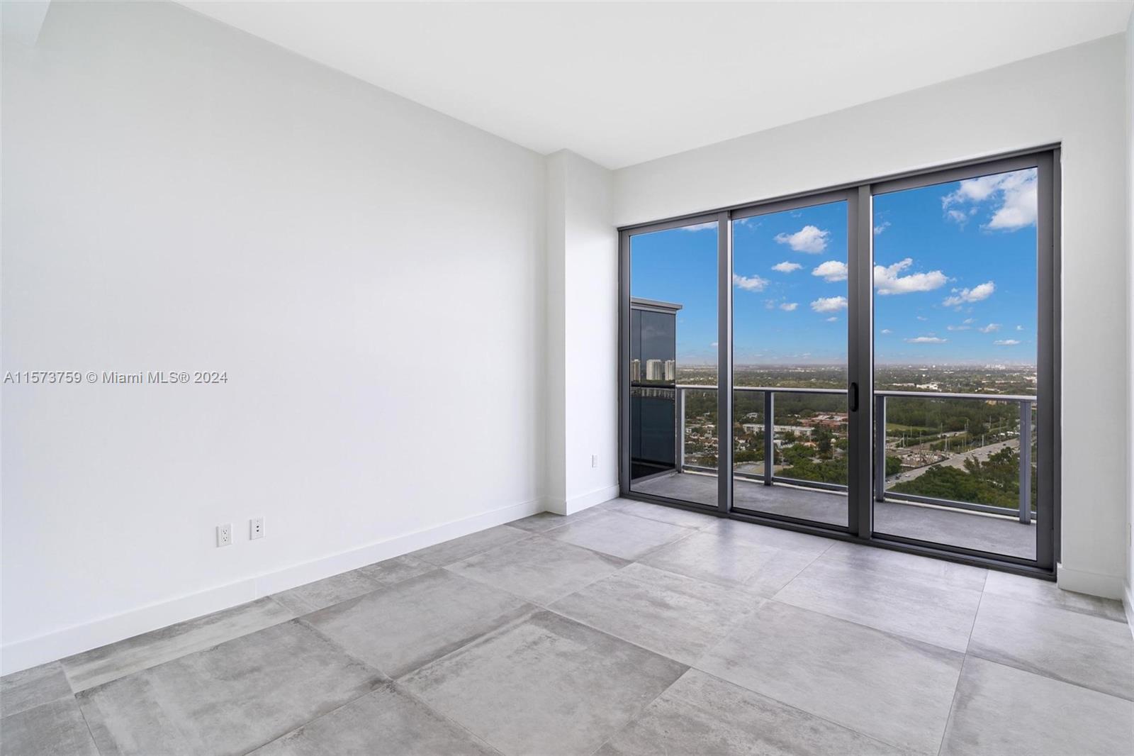 16385 Biscayne Blvd #PH4, North Miami Beach, Florida image 25