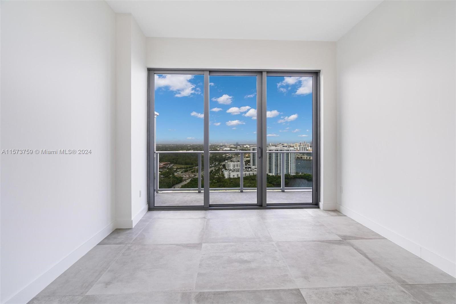 16385 Biscayne Blvd #PH4, North Miami Beach, Florida image 27