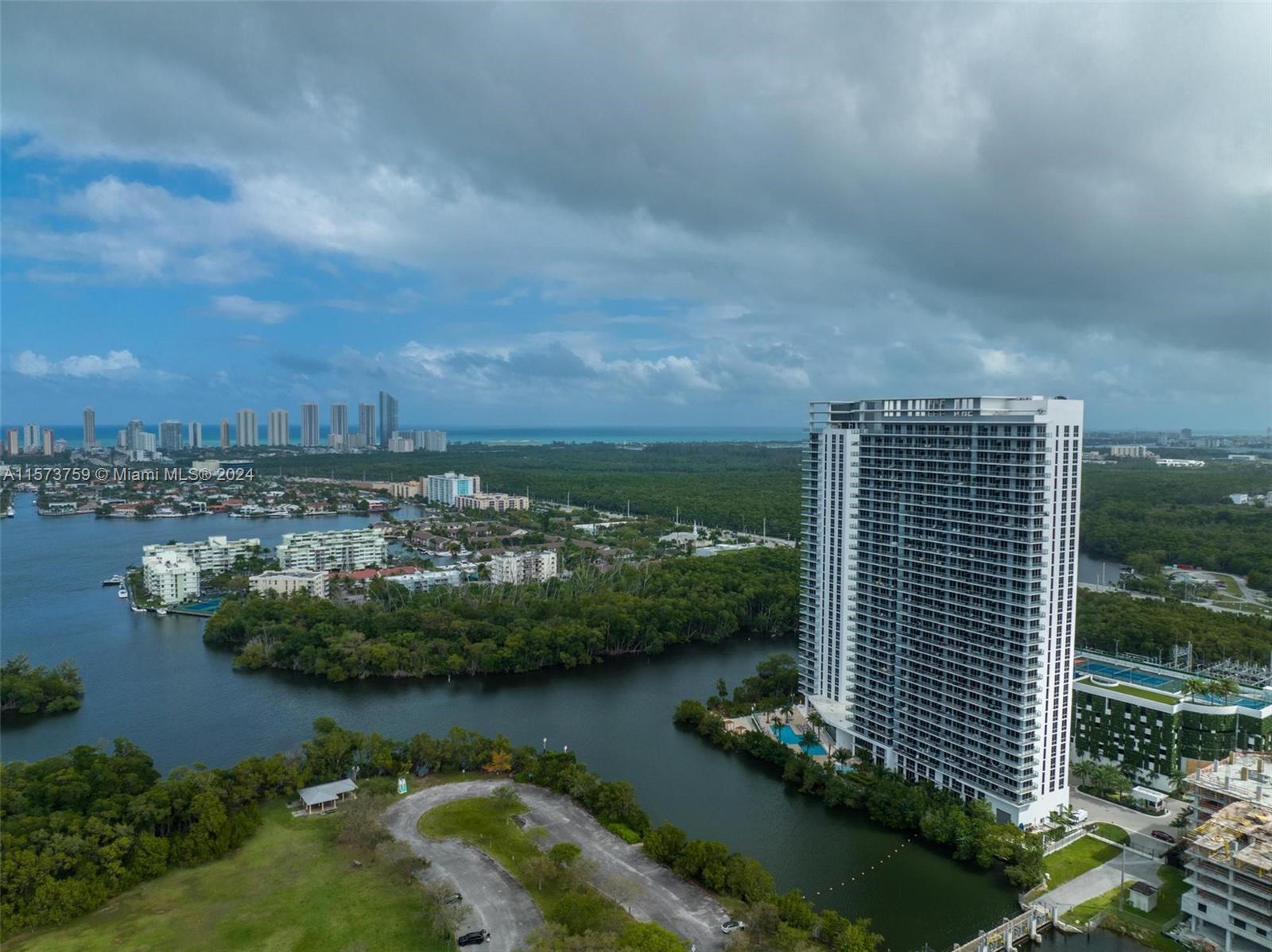 16385 Biscayne Blvd #PH4, North Miami Beach, Florida image 8