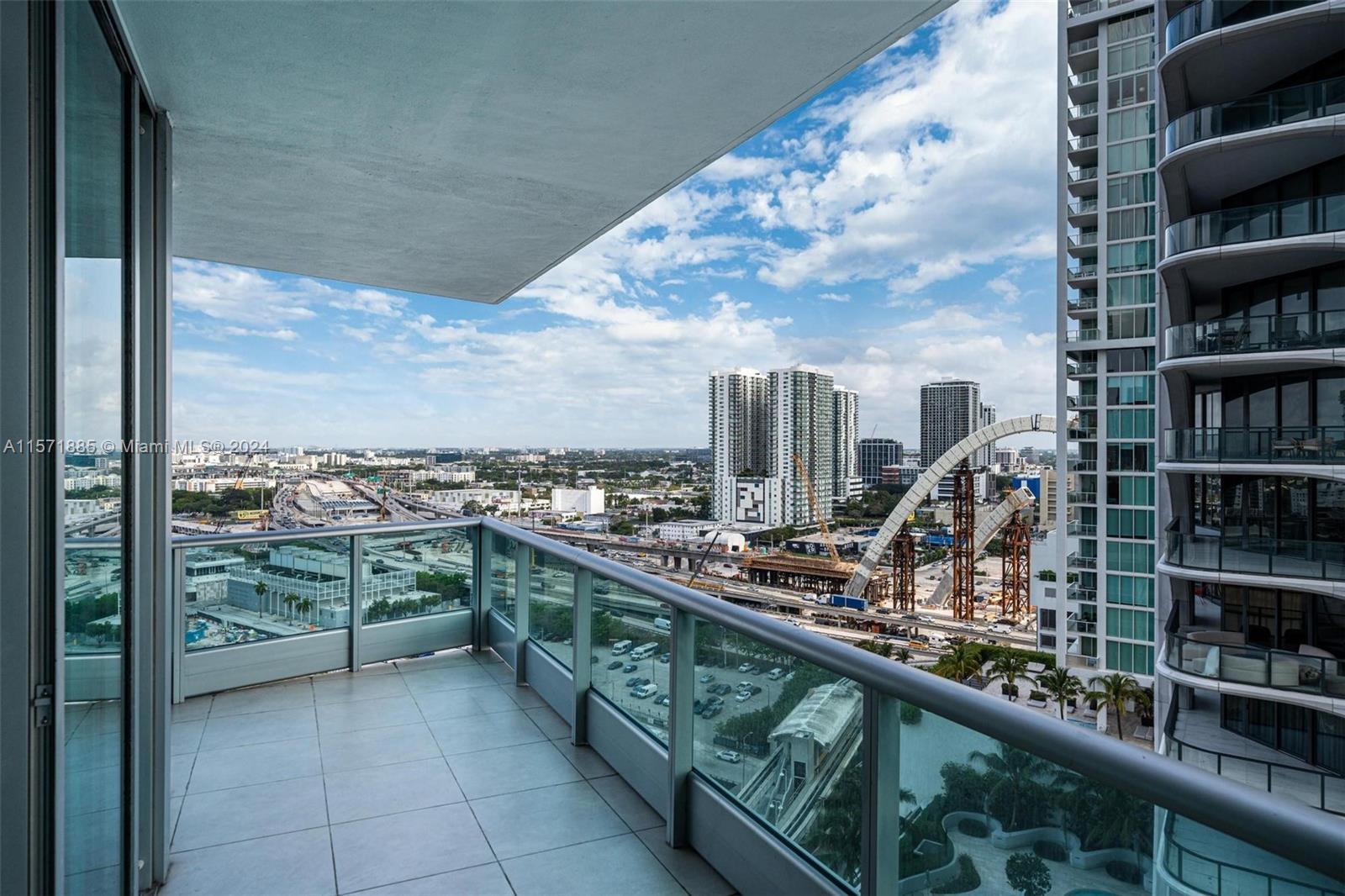 900 Biscayne Blvd #2212, Miami FL 33132