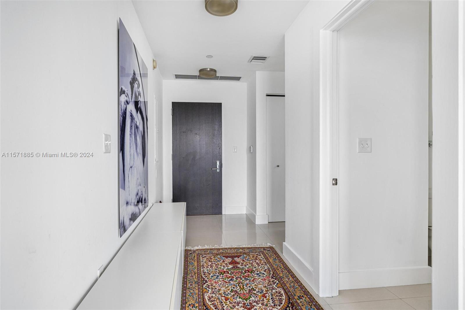 900 Biscayne Blvd #2212, Miami FL 33132
