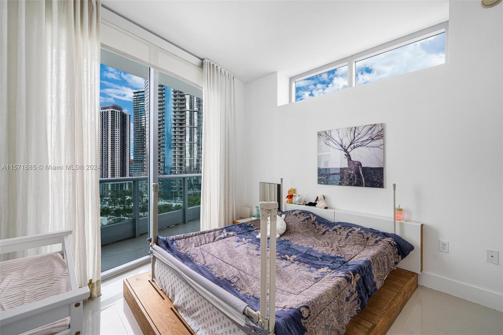 900 Biscayne Blvd #2212, Miami FL 33132