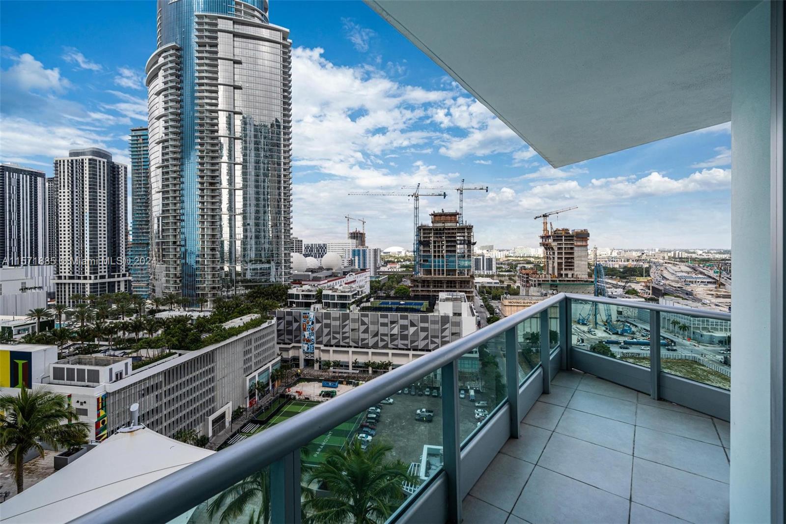 900 Biscayne Blvd #2212, Miami FL 33132