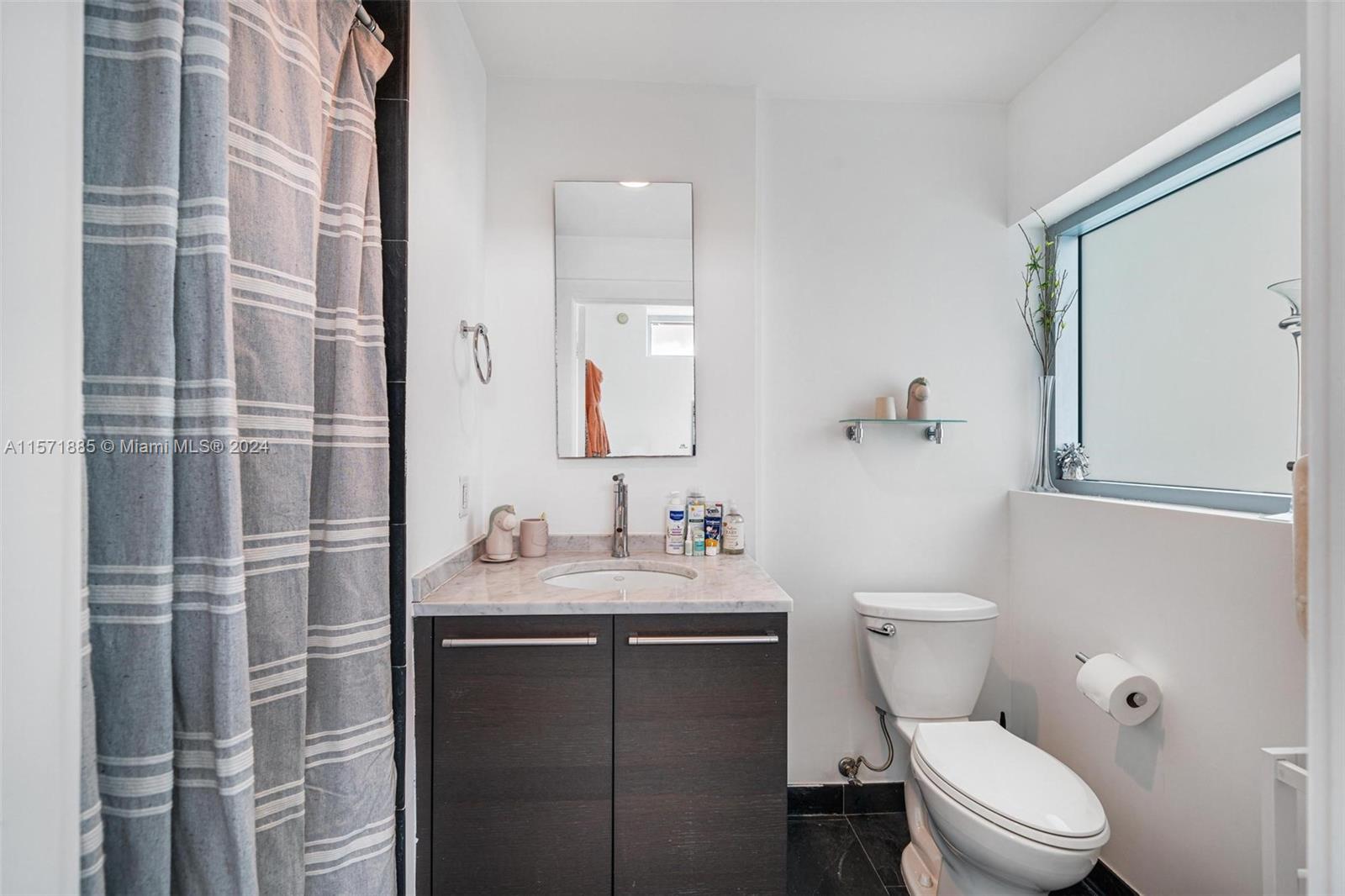 900 Biscayne Blvd #2212, Miami FL 33132