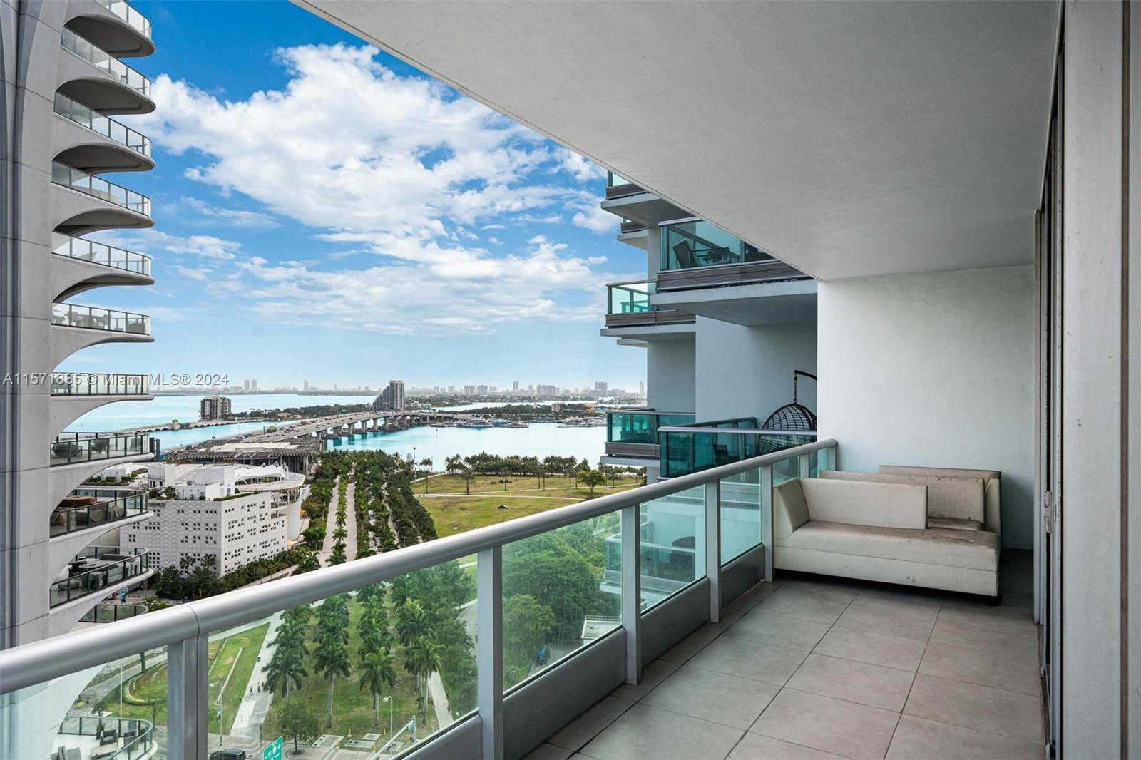 900 Biscayne Blvd #2212, Miami FL 33132