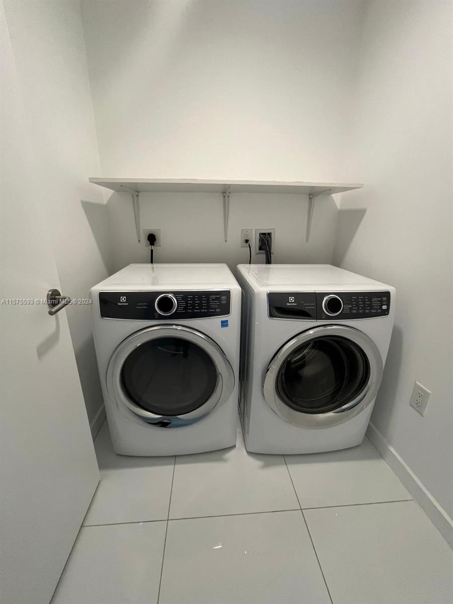 851 NE 1st Ave #2705, Miami FL 33132