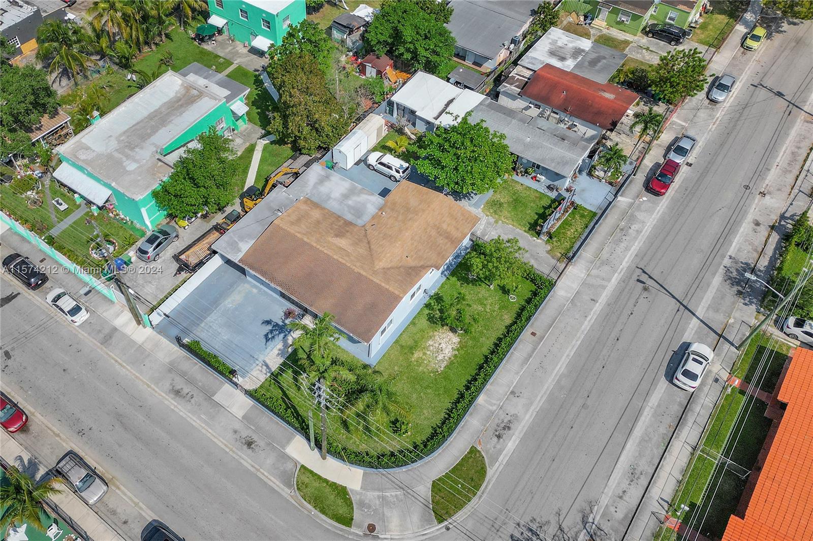 2101 NW 26th St, Miami, Florida image 33