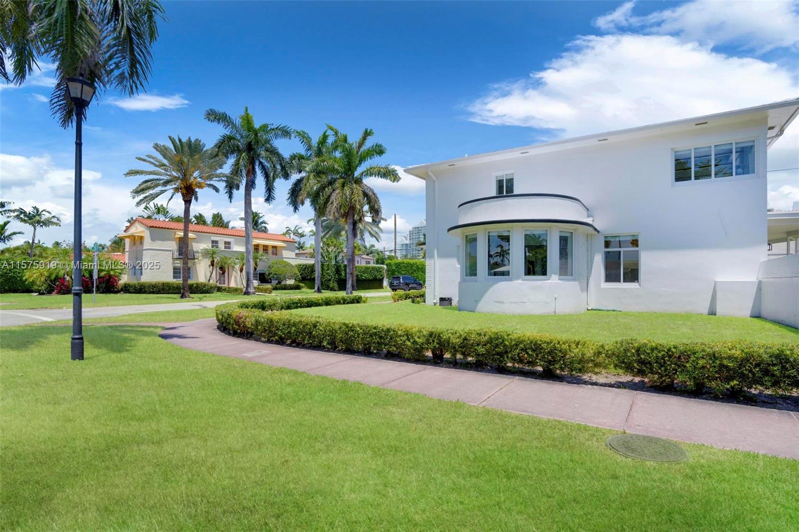 5861 La Gorce Dr, Miami Beach, Florida image 6