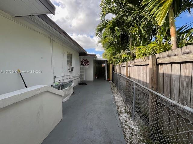 Residentialincome, Miami, Florida image 9