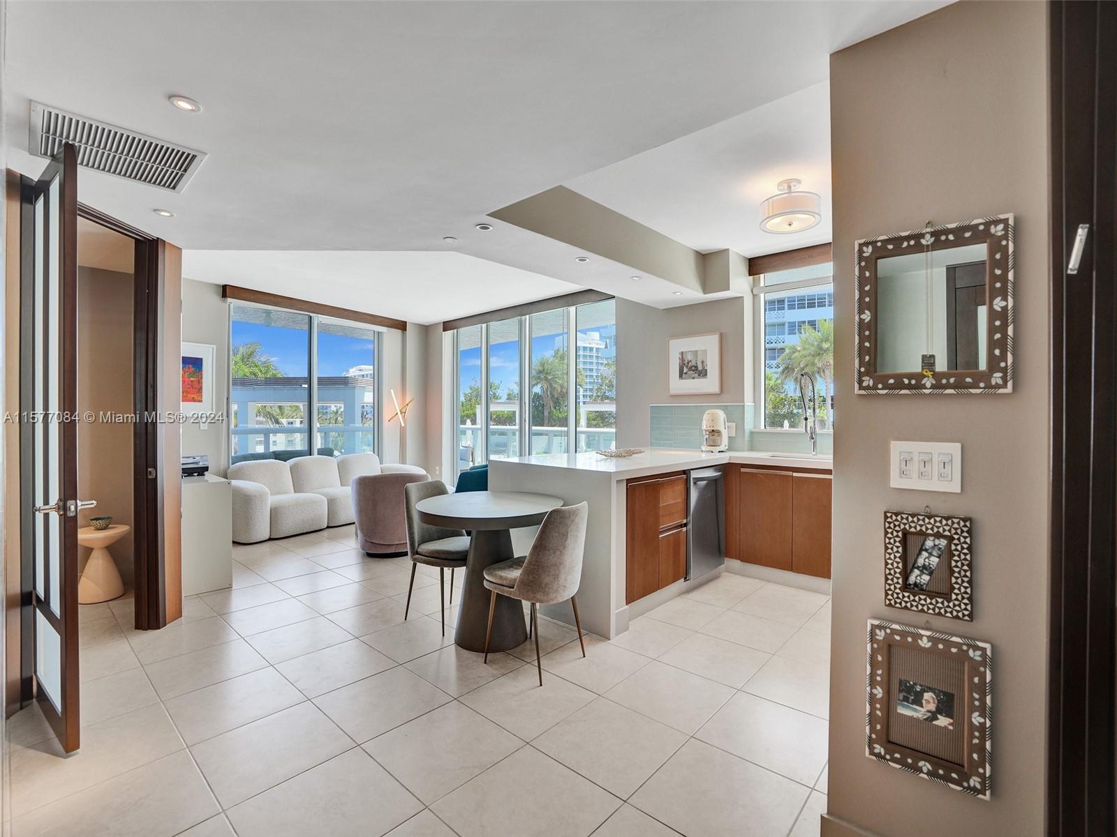 10 Venetian Way #405, Miami Beach FL 33139