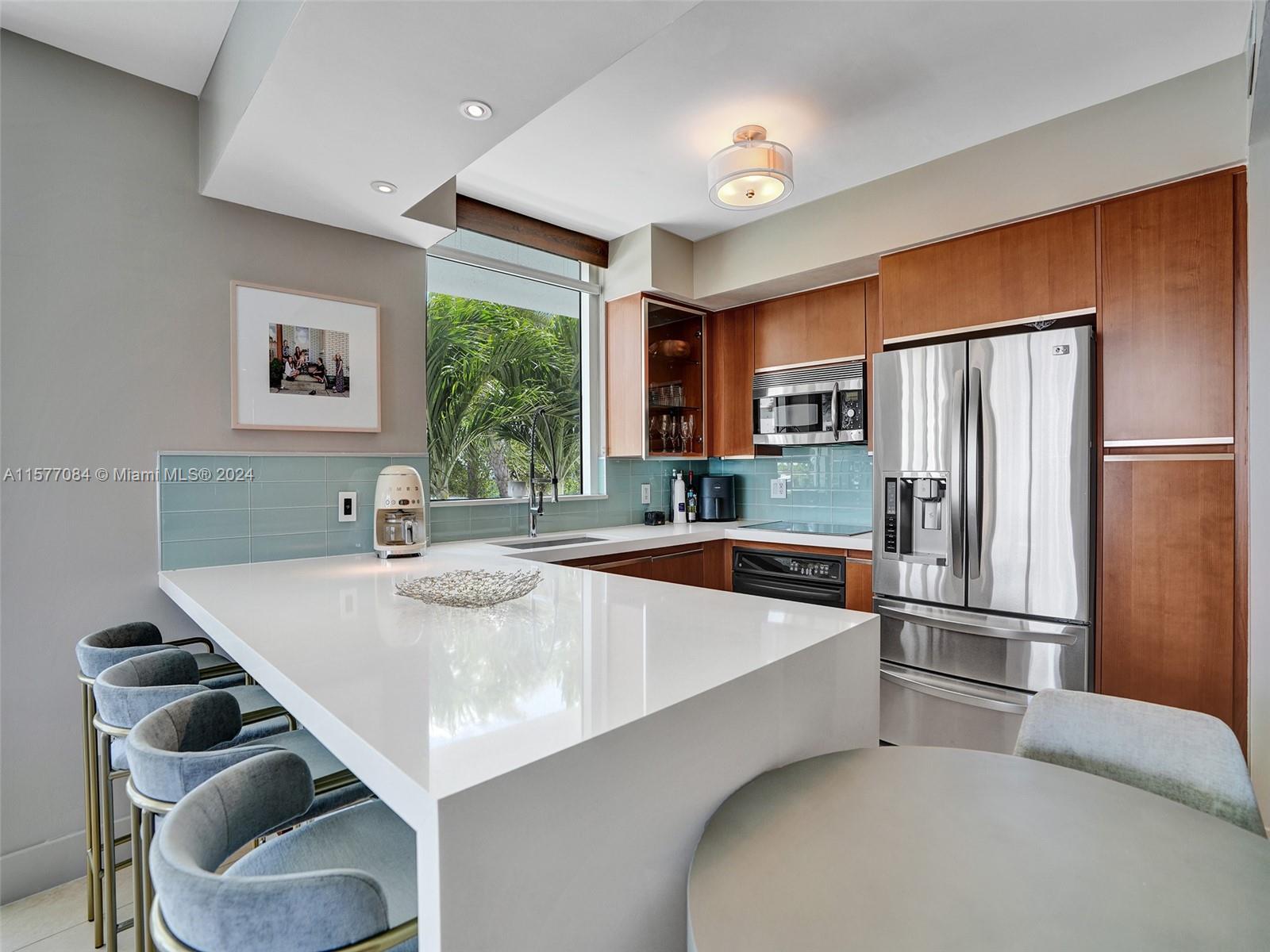 10 Venetian Way #405, Miami Beach FL 33139
