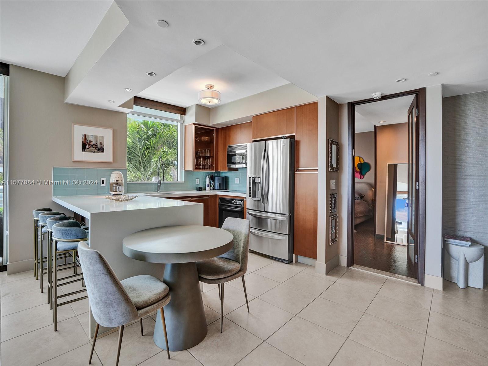 10 Venetian Way #405, Miami Beach FL 33139