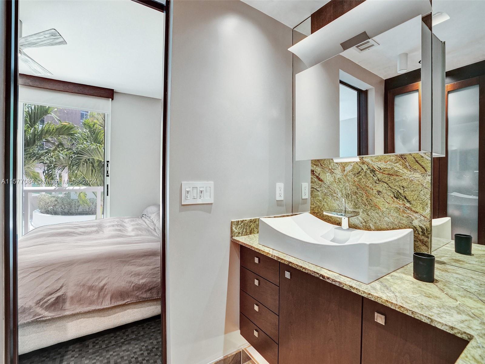 10 Venetian Way #405, Miami Beach FL 33139