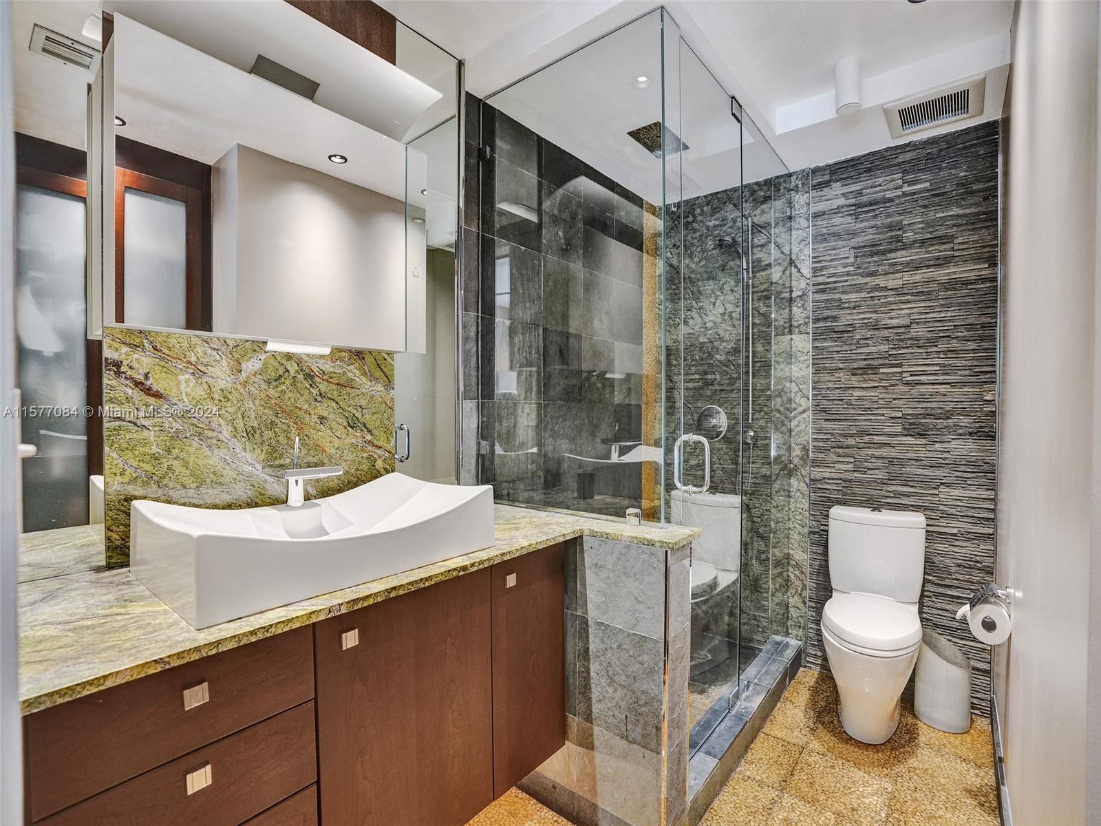 10 Venetian Way #405, Miami Beach FL 33139