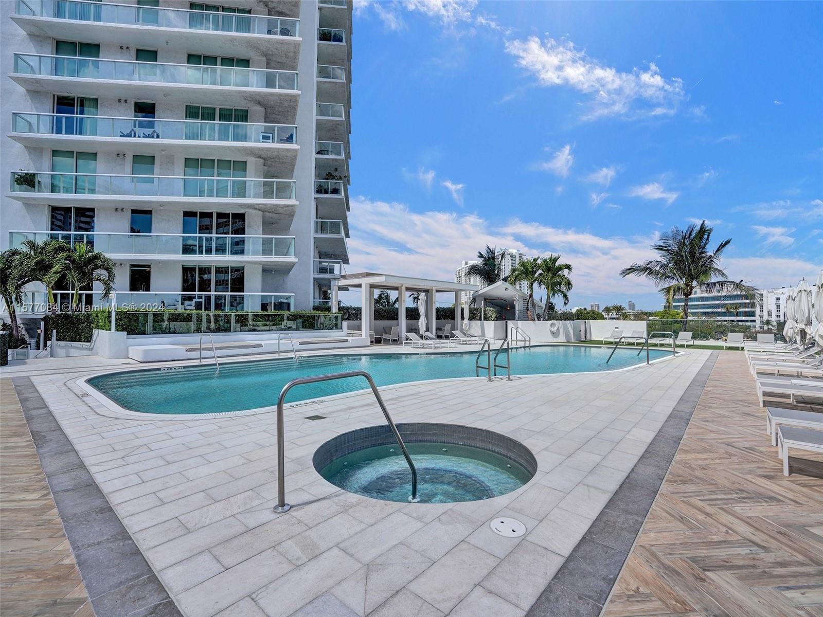 10 Venetian Way #405, Miami Beach FL 33139