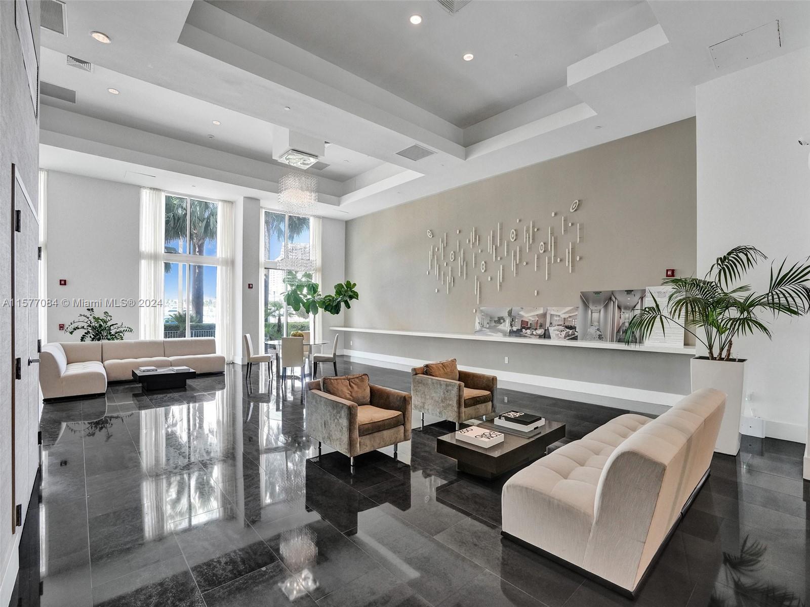 10 Venetian Way #405, Miami Beach FL 33139