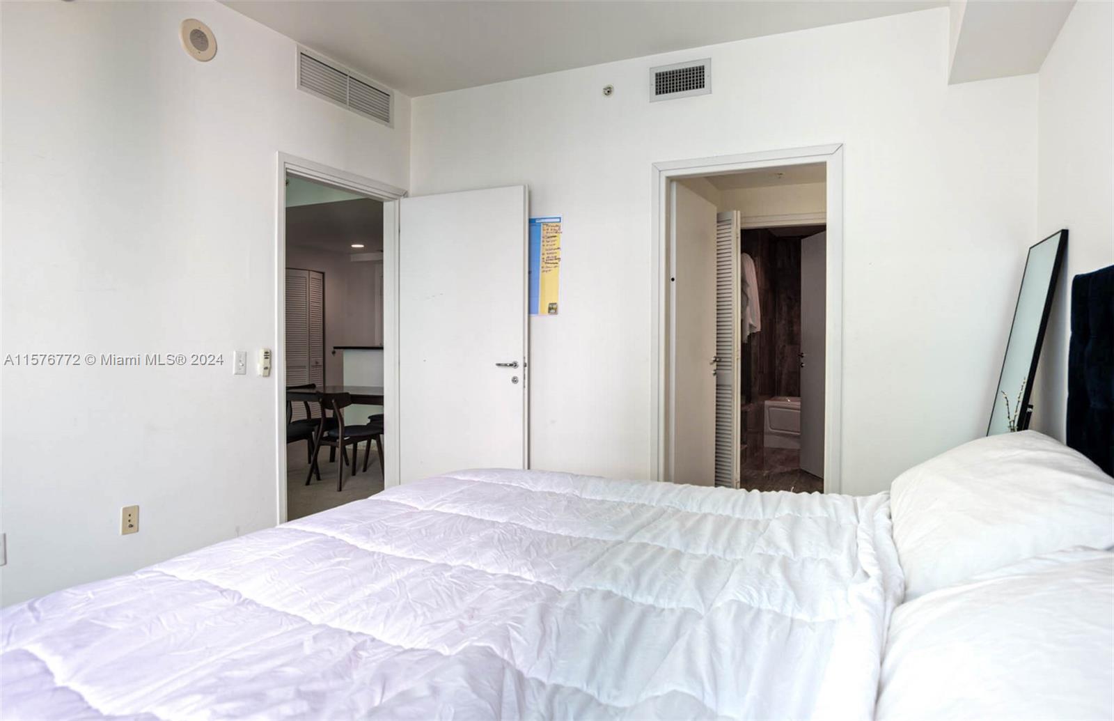 300 S BISCAYNE BLVD #3404, Miami FL 33131