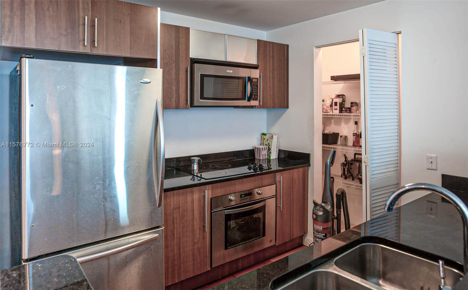 300 S BISCAYNE BLVD #3404, Miami FL 33131