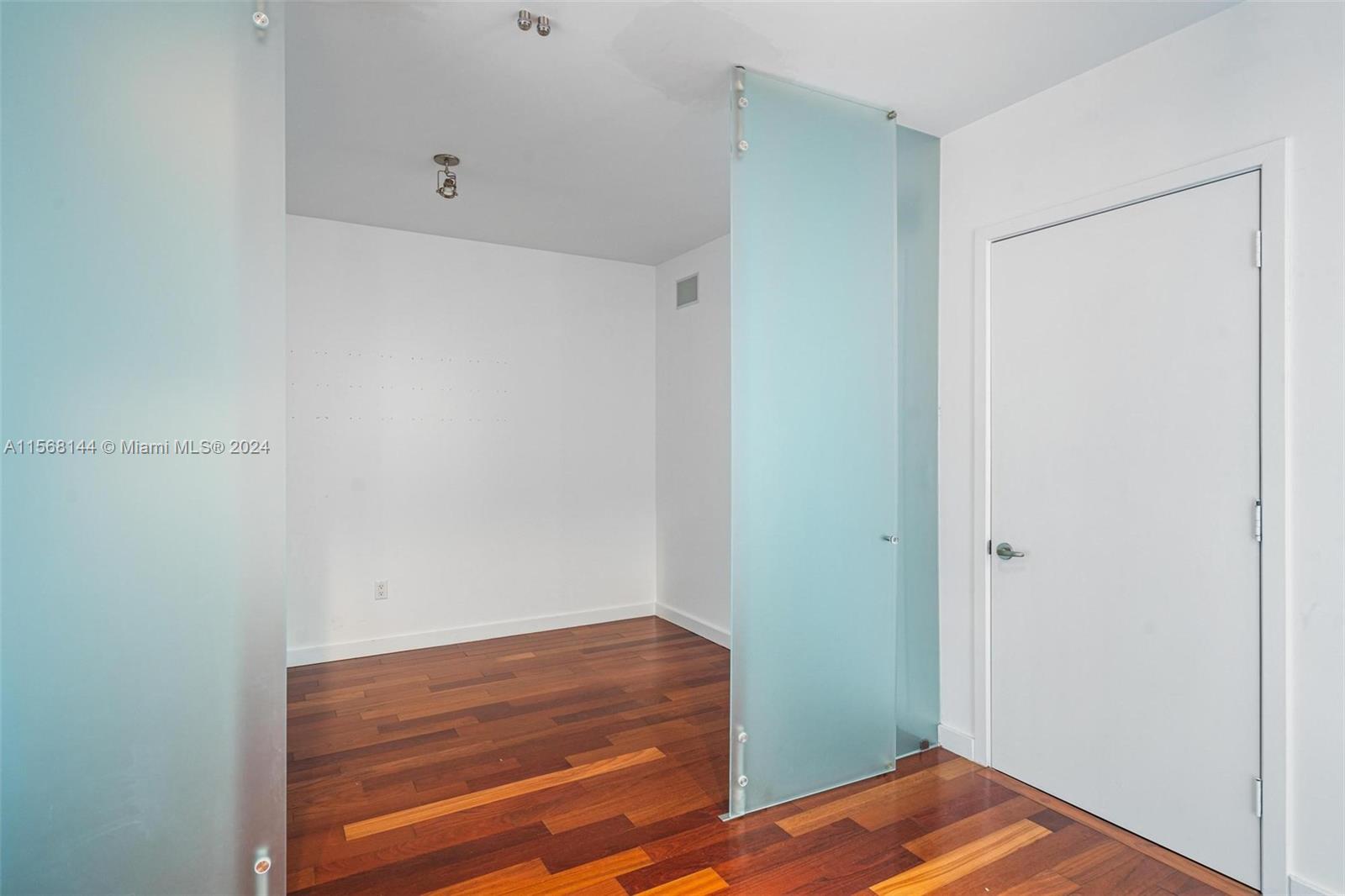 1331 Brickell Bay Dr #2503, Miami FL 33131