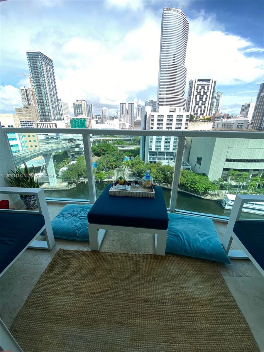 The unit is fully furnished, and the location is AMAZING! Brickell On the River is one of the best condominiums in Brickell. Extremely well located. The unit has a GREAT view. You must check it out.
The unit can be rented for a minimum of 6 months. Short term lease the asking price is $5,600 monthly.