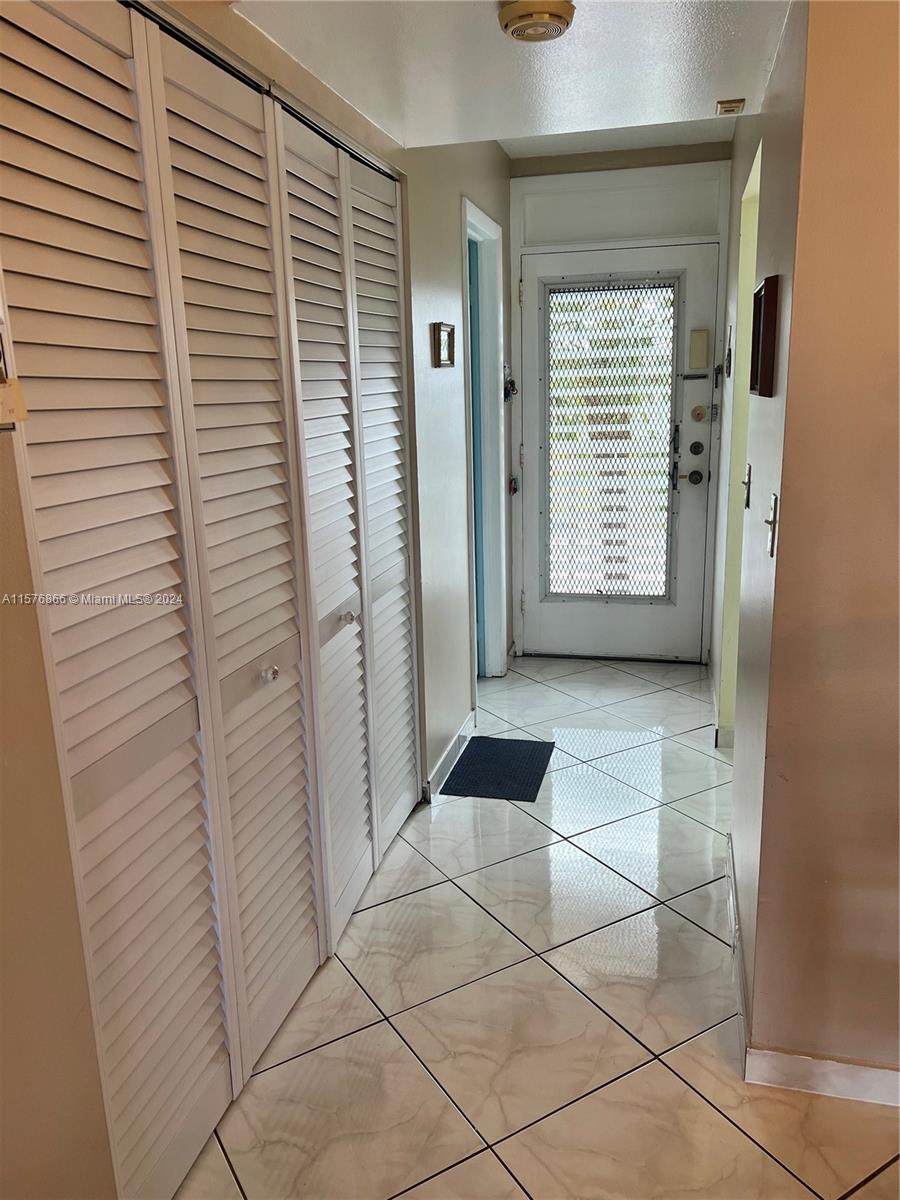 3051 NW 46th Ave #305, Lauderdale Lakes, Florida image 3