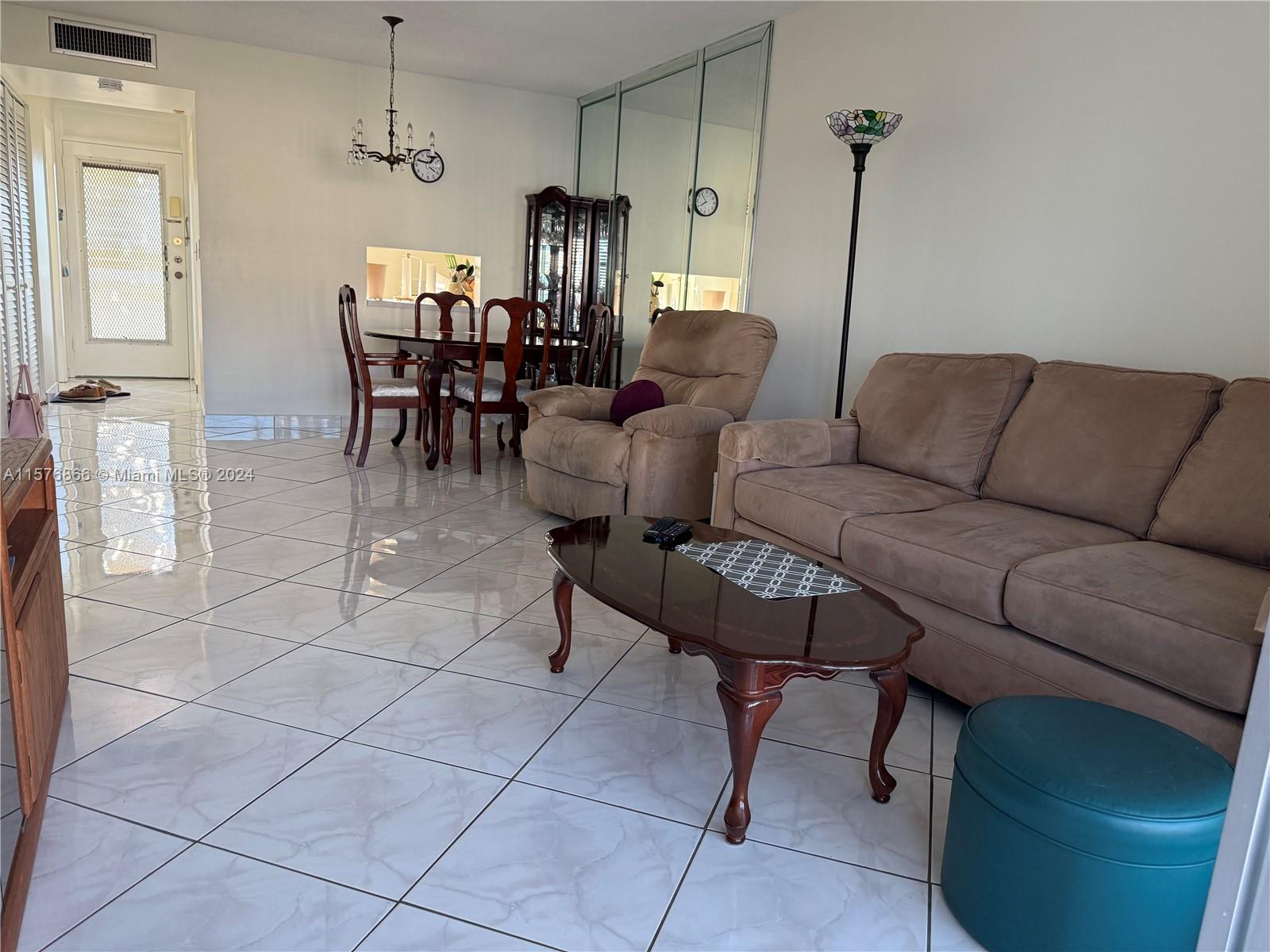 3051 NW 46th Ave #305, Lauderdale Lakes, Florida image 4