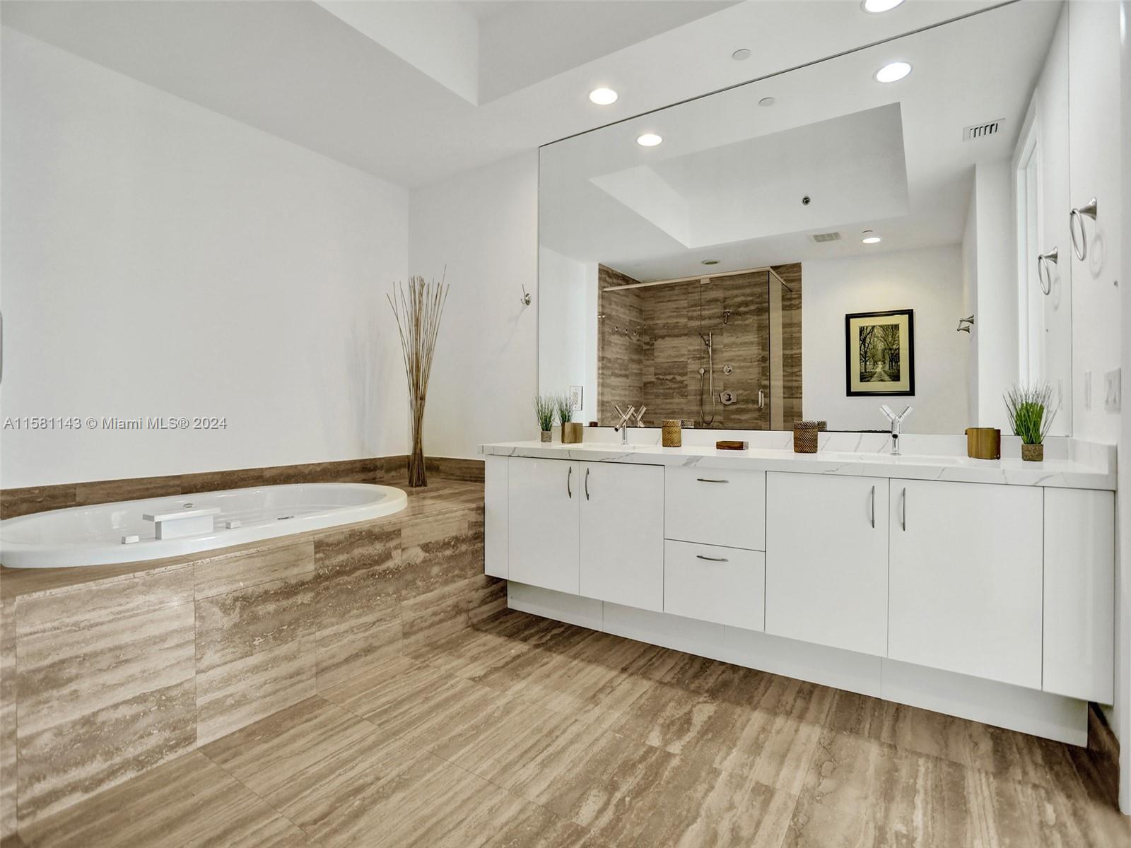15901 Collins Ave #2807, Sunny Isles Beach FL 33160