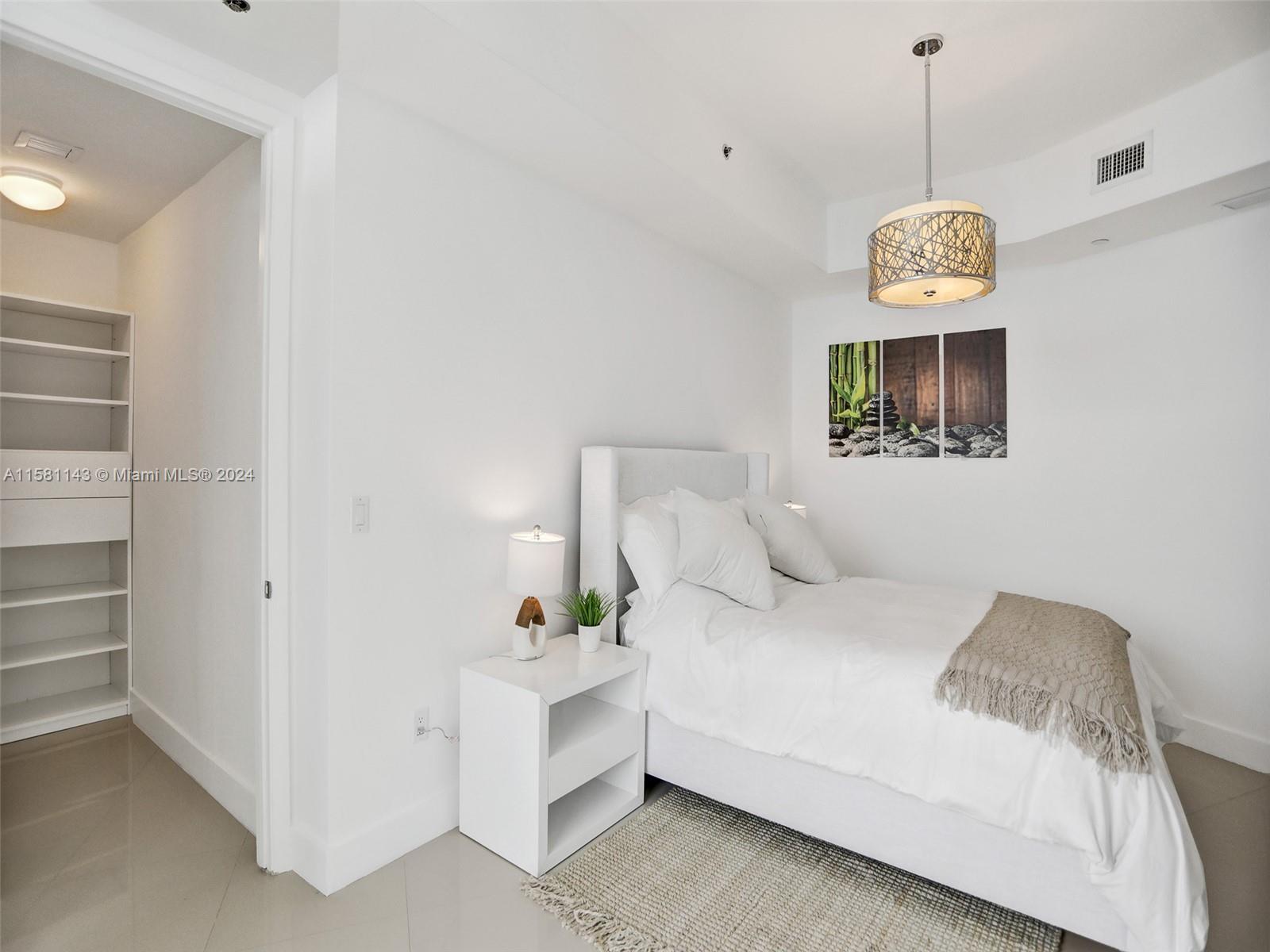 15901 Collins Ave #2807, Sunny Isles Beach FL 33160