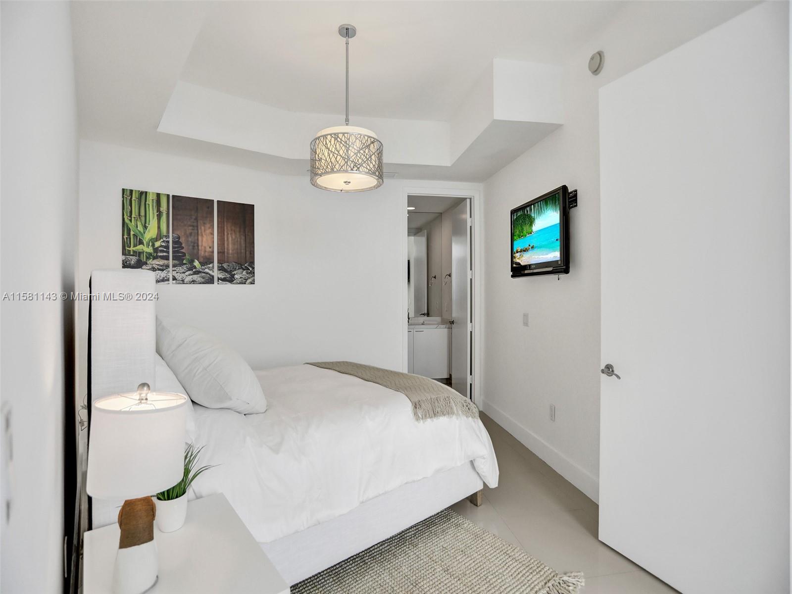 15901 Collins Ave #2807, Sunny Isles Beach FL 33160