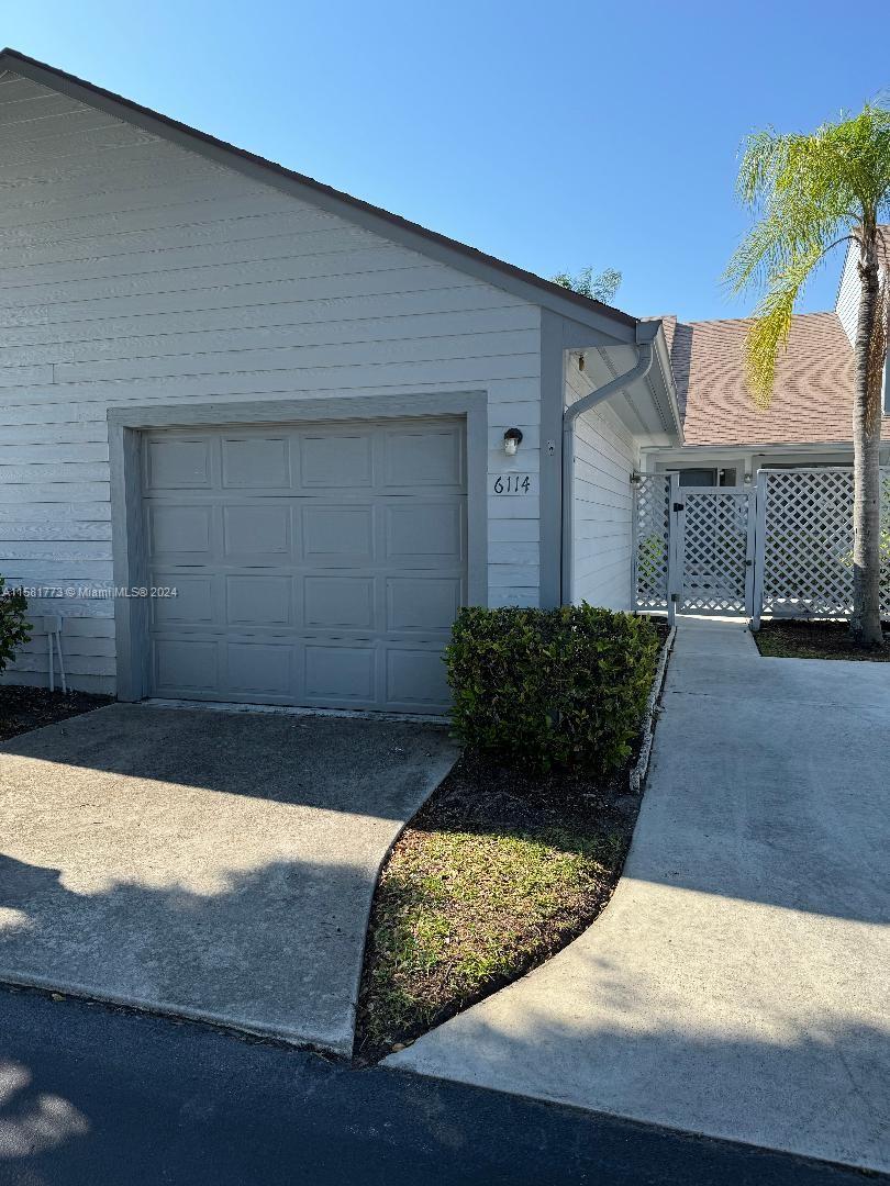 6114 SE Georgetown Pl, Hobe Sound, Florida image 2