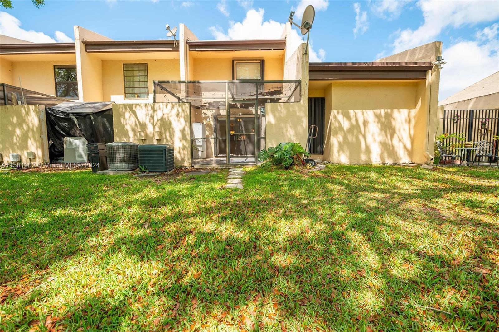 1221 NW 99th Ter #43, Pembroke Pines, Florida image 31