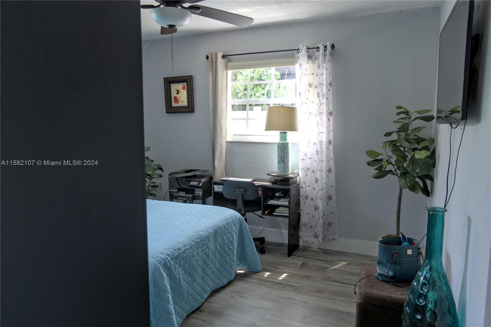Listing Photo 10