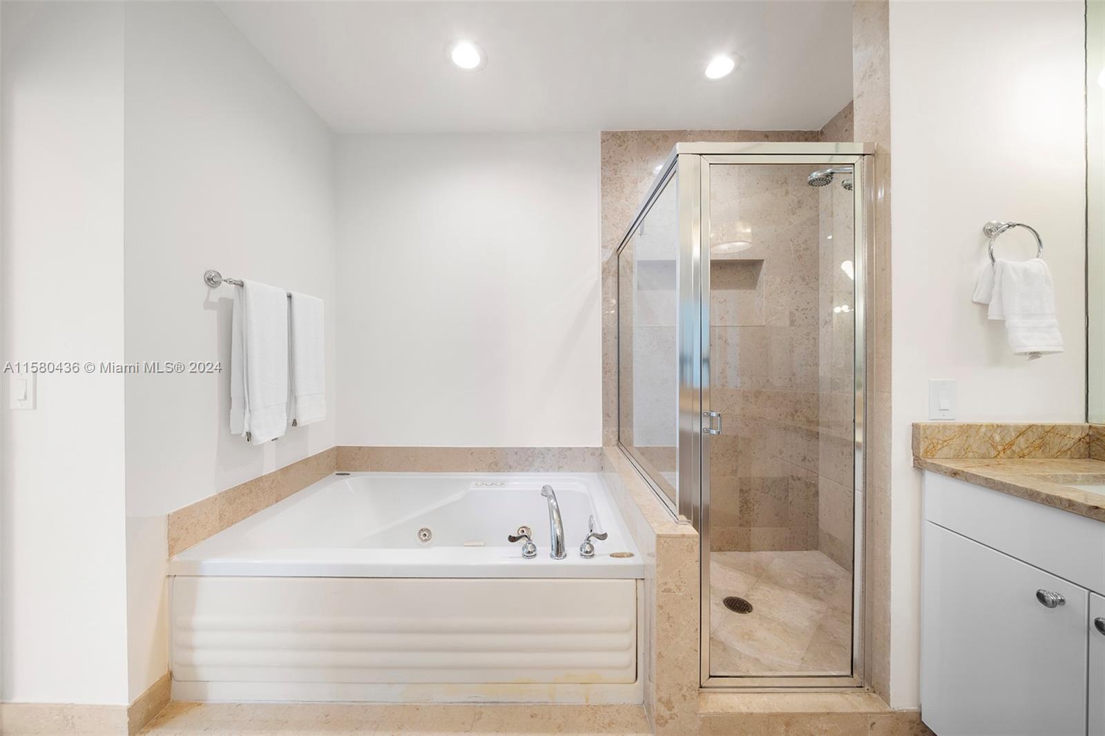 4779 Collins Ave #4002, Miami Beach FL 33140