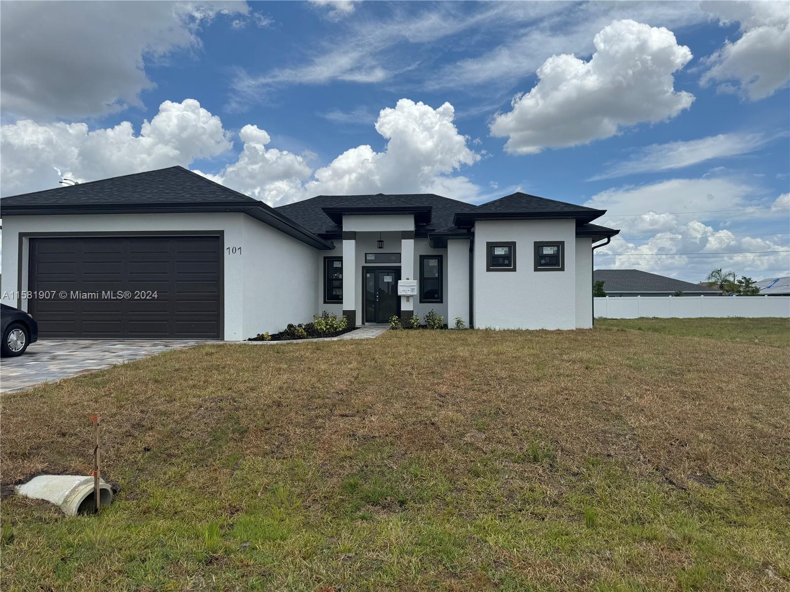 707 NE NE Juanita Pl, Cape Coral, Florida image 1