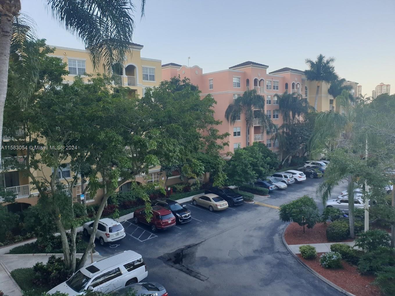 19501 E Country Club Dr #9204, Aventura FL 33180