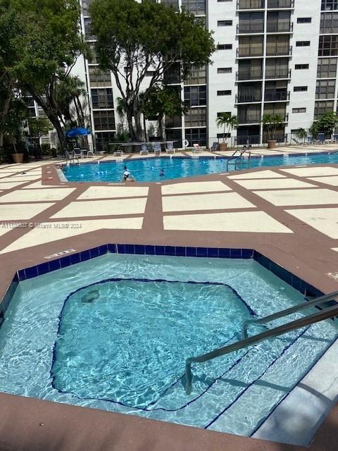 16909 N Bay Rd #310, Sunny Isles Beach, Florida image 30