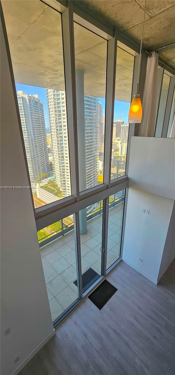 690 SW 1st Ct #PHII09, Miami FL 33130