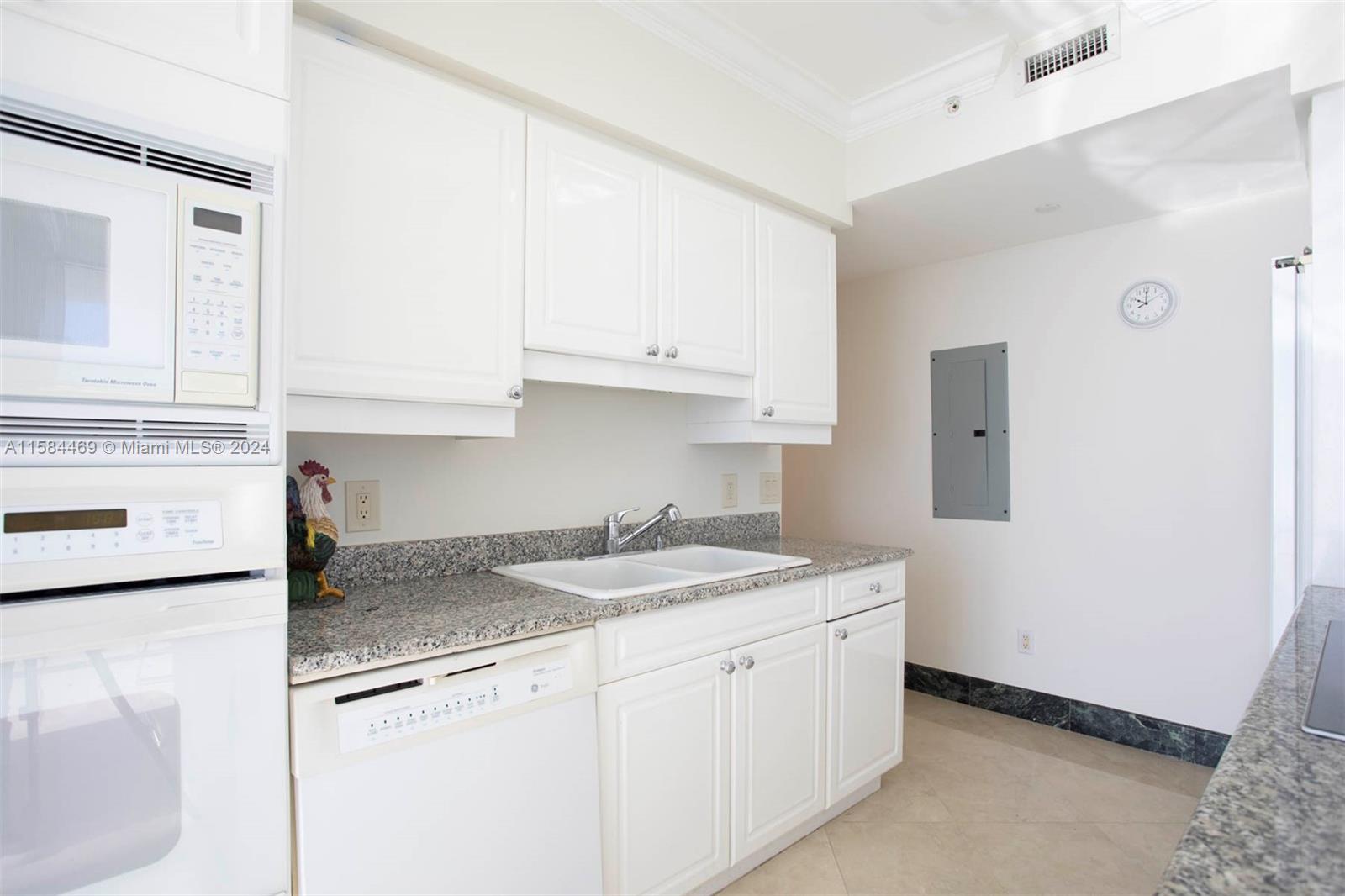 4779 Collins Ave #3301, Miami Beach FL 33140