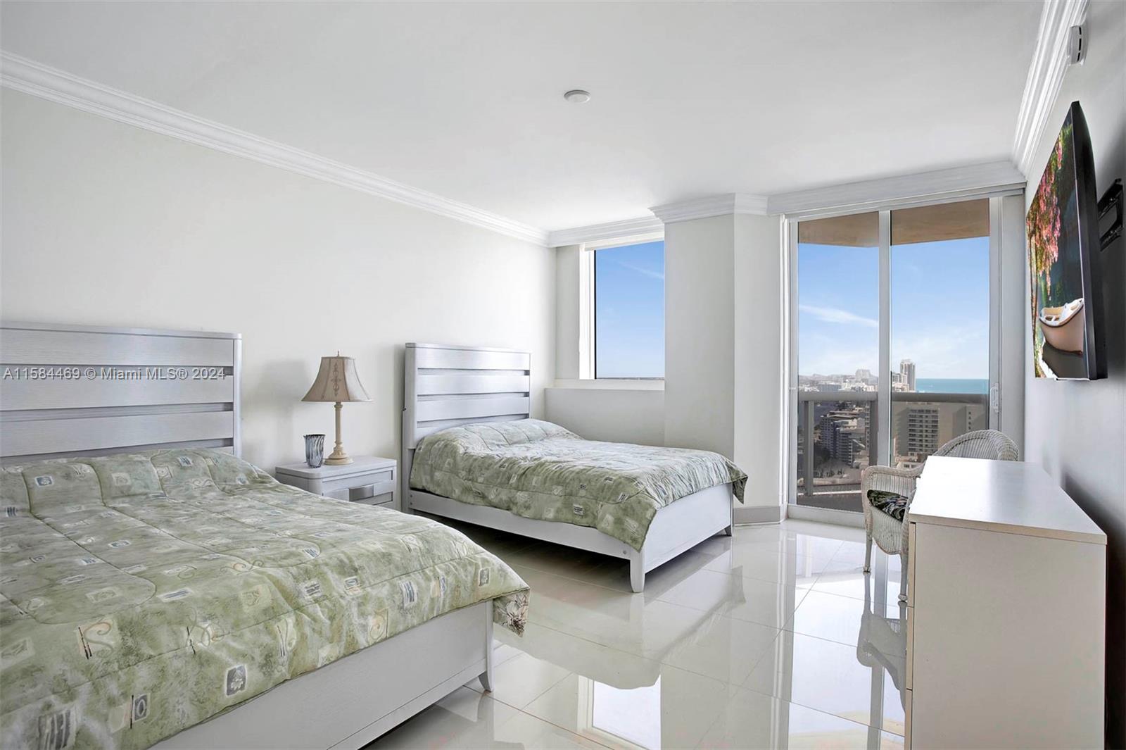 4779 Collins Ave #3301, Miami Beach FL 33140