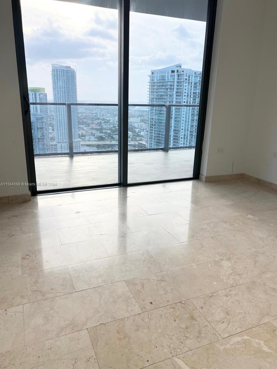 68 SE 6th St #3810, Miami, Florida image 8