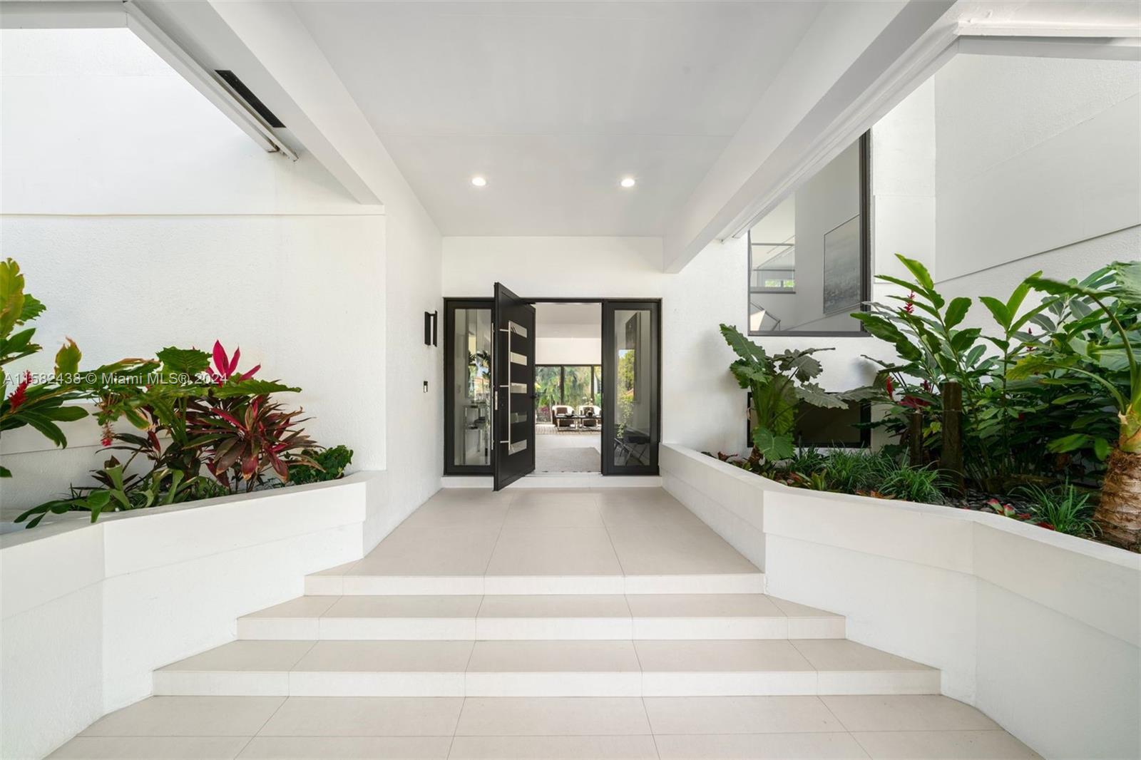 House for Sale in Coral Gables, FL