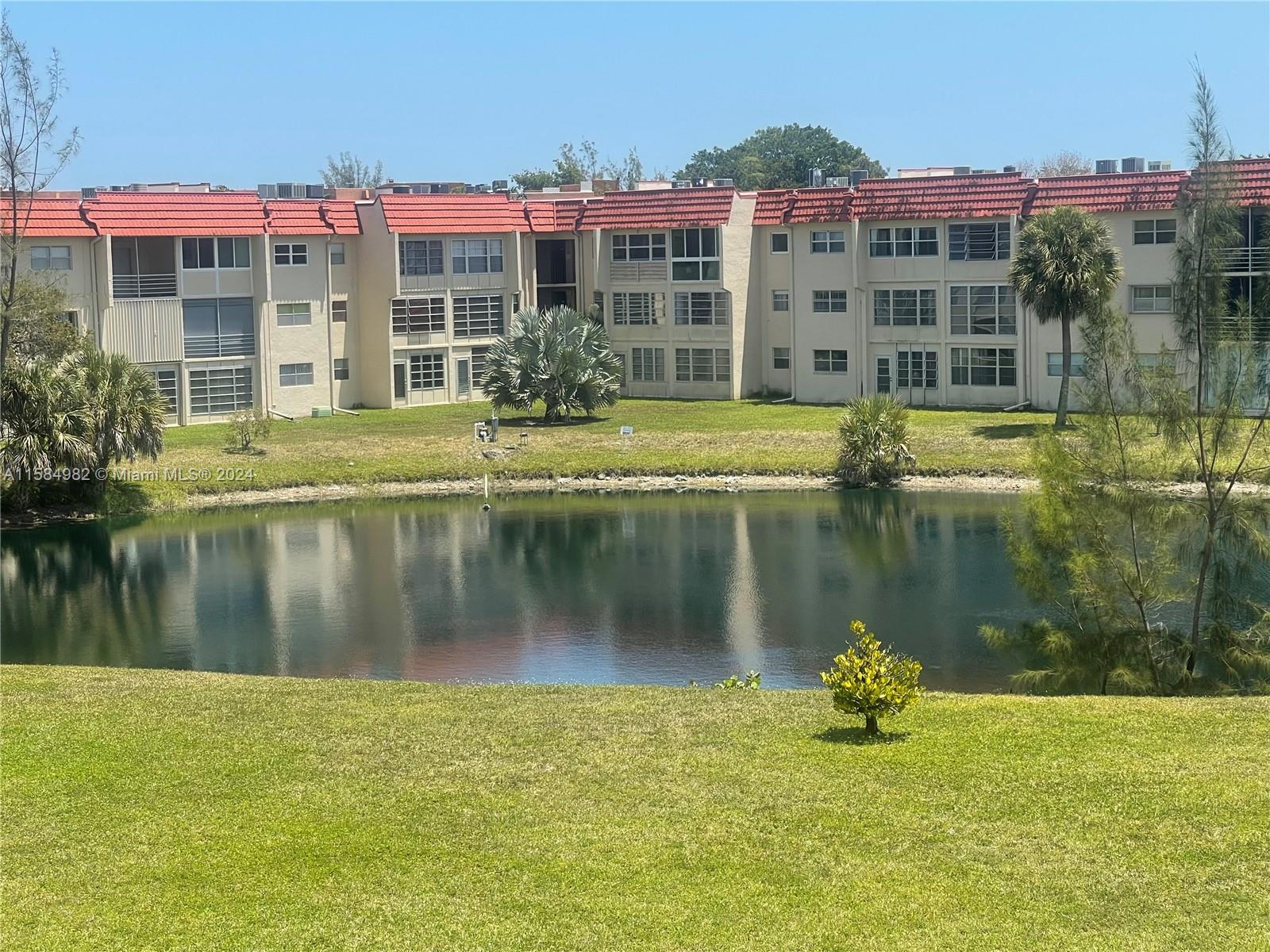 7960 N Sunrise Lakes Dr #304, Sunrise, Florida image 11