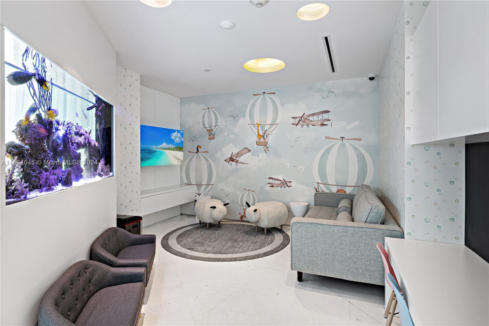 300 S Pointe Dr #2405, Miami Beach FL 33139